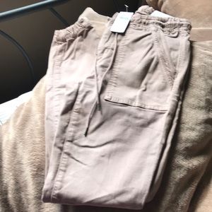 American Eagle Jegging Jogger size 2 Brand New with tags.